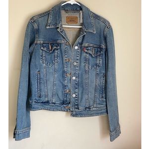 Levi’s Denim Jacket (Medium)